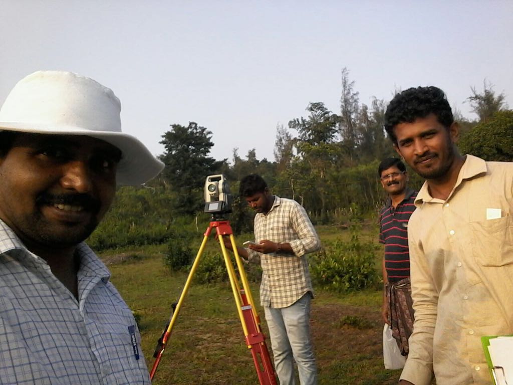 ನ. 18 ಬೆಳೆ ಸಮೀಕ್ಷೆ ಡೆಡ್‌ಲೈನ್: ಖಾಸಗಿ ಮೊಬೈಲ್ ಬಳಸಿ  ದತ್ತಾಂಶ ಸಂಗ್ರಹ